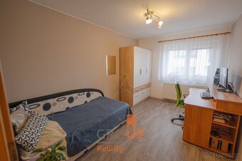 Prodej rodinného domu 4+1 s bazénem o rozloze 144 m2, ulice  - 17