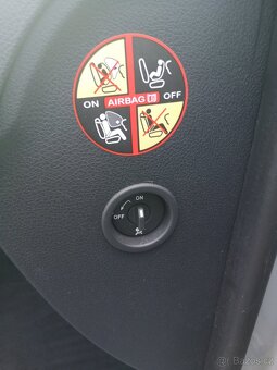 DACIA LOGAN MCV BENZÍN 1.2i/NOVÉ V ČR/ R.V.2013/SERVIS/KLIMA - 17