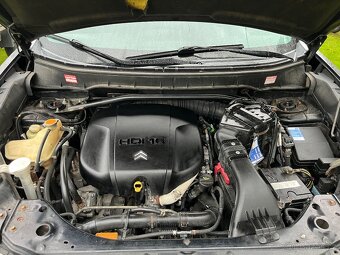 Citroen c-crosser 2.2 HDI 115 kW 4x4 nová STK super stav - 17