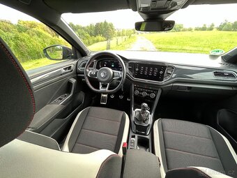 Prodám VW T-Roc 1,5 tsi 110 kW SPORTLAIN - 17