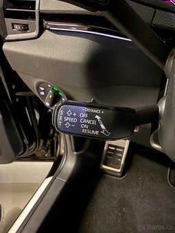 Škoda Karoq Sportline 1.5 TSI DSG nová, 416km - 17