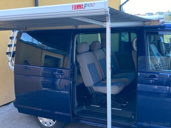 VW CARAVELLE 1.9 TDi,77KW,2007,8 MÍST,DAB,NAVI,PDC,ZÁVĚS. - 17