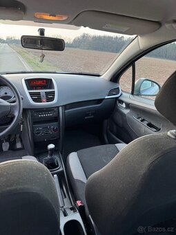 Peugeot 207 - 17