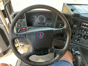 SCANIA P380 E4 ŘETĚZOVÝ NOSIČ KONTEJNERŮ - 17