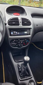 Peugeot 206 1.4 55KW/75 koní R.V.01/2006 - 17