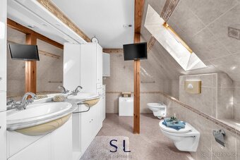 Rodinný dům s apartmánem, bazénem a naprostým soukromím – Ja - 17