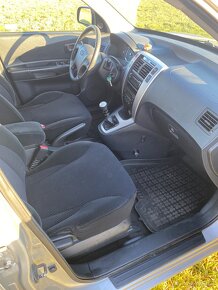 HYUNDAI TUCSON 2.0 CRDI 103 KW 4X4 ROK 2007 - 17