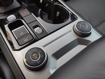 VW Touareg TDi R-Line BLACK STYLE VZDUCH VIRTUAL TAŽNÉ - 17