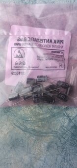 Velké množství součástek - 17