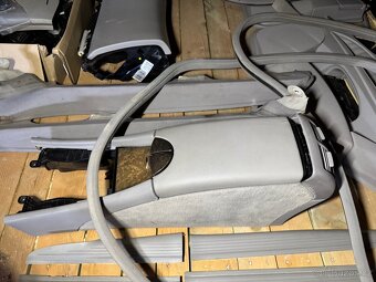 Mercedes W211 E-class interier - 17