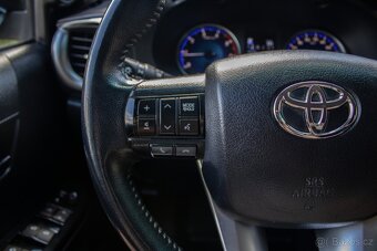 Toyota Hilux DC 2.4 I D-4D Executive A/T - 17