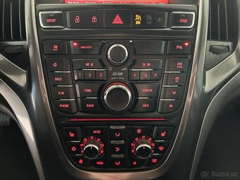 Opel Astra J 1.6 TURBO,ČR,SERVISKA,2.MAJ - 17