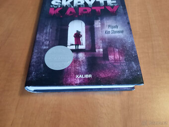 Ďábelské hry, Pohřbená pravda, Skryté karty - 17