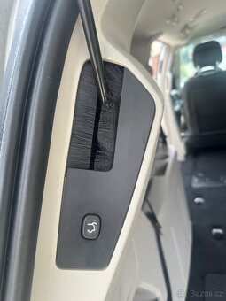 CHRYSLER TOWN & COUNTRY 3,6 L V6 211kw 118416km 7 míst 2012 - 17