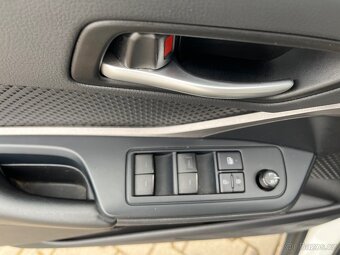 Toyota C-HR, 1,2i Turbo, Manuál, Tažné, ČR - 17