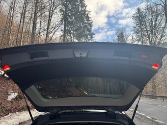 Prodám Mercedes-Benz E 350 CDI 4MATIC (W212) - 17