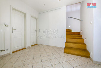 Prodej bytu 5+kk, 164 m², ul. Na Rokytce, Praha - 17