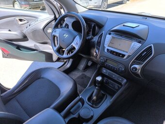 HYUNDAI iX 35 2,0 16 v CRDi-STYLE - 17
