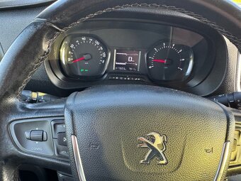 Peugeot EXPERT-TRAVELLER 2018 rok - 17