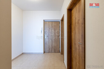 Pronájem bytu 2+kk, 61 m²,ul. A. Petrofa, Hradec Králové - 17
