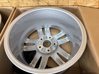 ORIGINÁLNÍ ALU KOLA AUDI Q7 4L 4L0601025B 8.5JX18H2 ET58 - 17