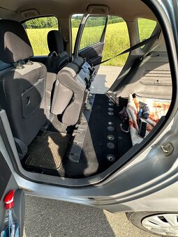 Renault Megane Scenic 2    1.5dCi - 17