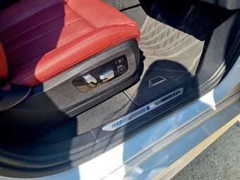 BMW X6 M paket 4.0i 4x4 r.v.2022 Full vybava - 17