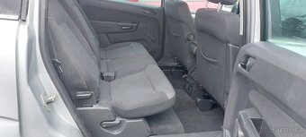 Opel Zafira 1,6 benzin Facelift 2010 - 7 mistne - 17