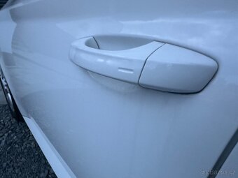 ŠKODA SUPERB III 2.0 TDI 110 KW TAŽNÉ  COCKPIT m2021 - 17