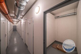 Pronájem nezařízeného bytu 1+kk 34 m² + 6 m² + balkon, Praha - 17