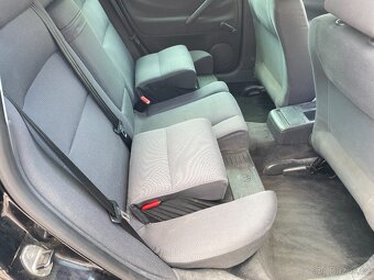 VW Passat combi 1.6i, 75 kW, 2004, klima, ALU R16, tažné - 17