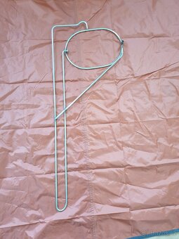 Vybavení prodejny (stojany, štendry, drátěné koše, ramínka) - 17