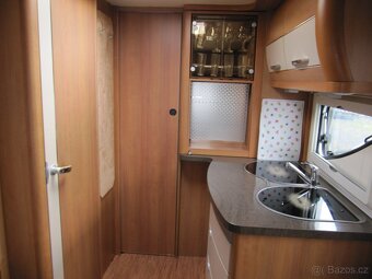 Prodám karavan Hobby 495 UL,r.v.2010 + mover + předstan. - 17