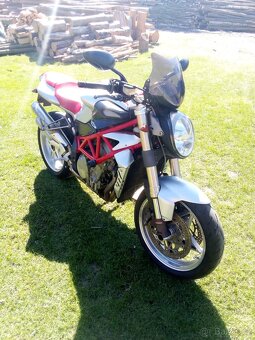 MV Agusta Brutale 910 - 17
