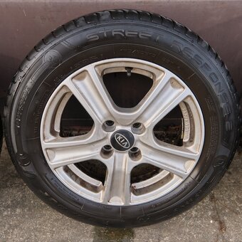 Kia Rio 1.25, 62 kW, benzín - 17