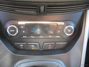 FORD KUGA 2,0 TDCi 110kw 4x4 CZauto 1maj DPH 2016 - 17