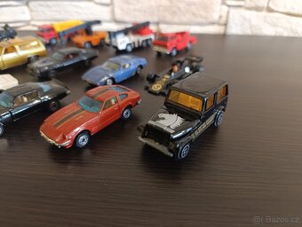 Playart a Yatming modely - osobní nákladní auta - Hong Kong. - 17