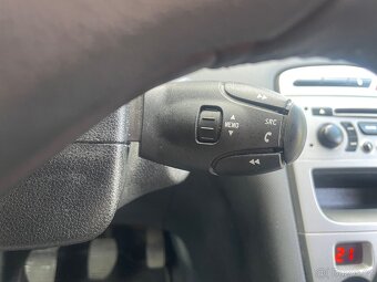 Peugeot 308 1,6 VTi, 2011 - 17