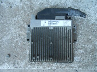 Renault Megane TOTÁLNÍ VÝPRODEJ zbytky dílu rok 1997 1.4 1.6 - 17