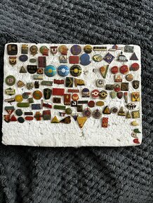 Velká sbírka RETRO odznáčků, nutno rozkliknout. - 17