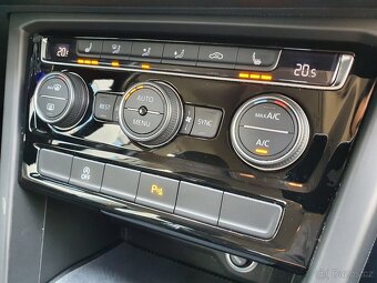 VW Touran Comfortline 2.0TDI 110kW DSG Full LED Press&Drive - 17