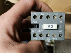 Pojistky jističe trafa prostě vše - 17