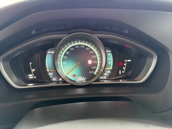 Volvo v40 D3 2019r - 17