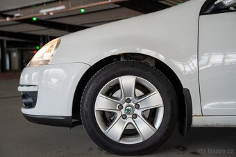 Volkswagen Jetta,  1.6 benzín 75 kw - TOP STAV - 17