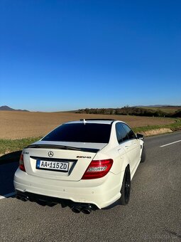 Mercedes-Benz C63 - 17