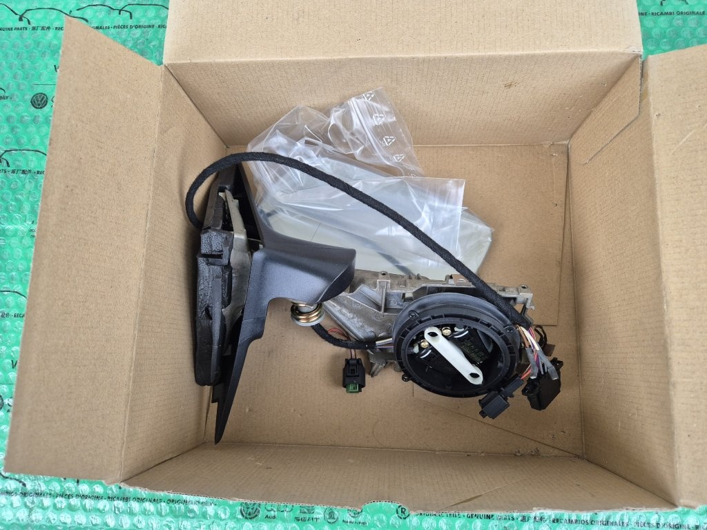 Škoda Superb I pouzdro levého vnějšího zpětného zrcátka - 18