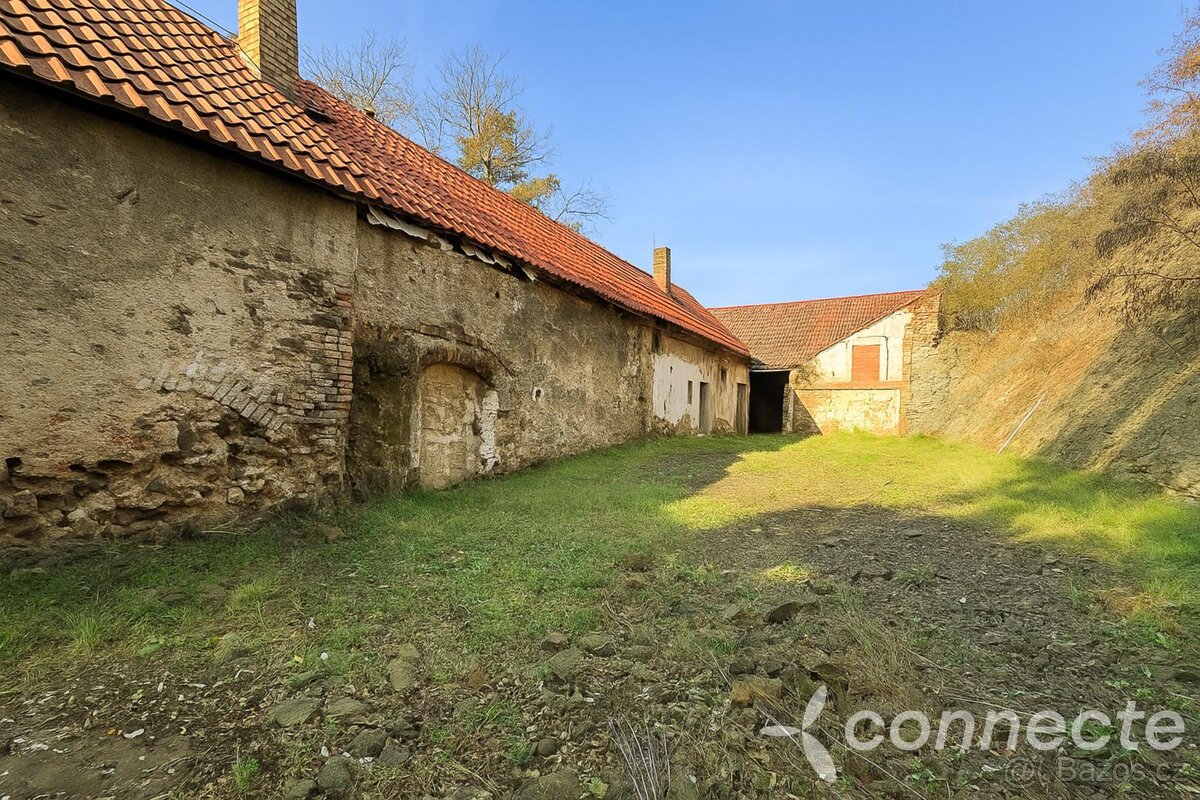 Pronájem skladovacích a provozních prostor X m, s velkým po - 18