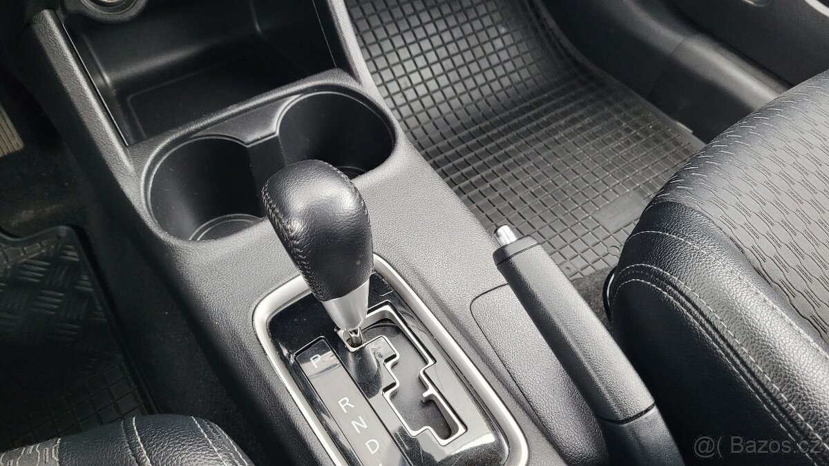 Prodám Mitsubishi Outlander 2.2 DI-D 4x4 - 18