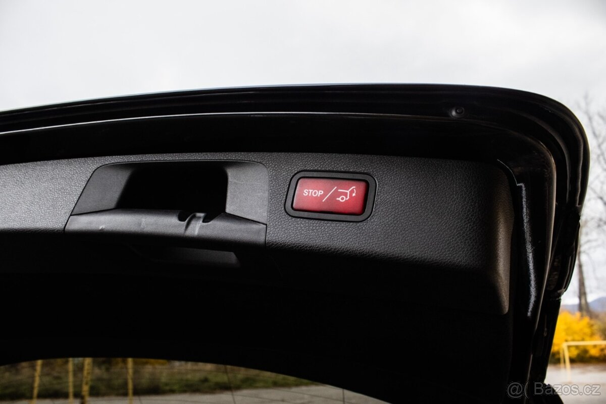 Mercedes-Benz E trieda Kombi 400 4MATIC A/T - 18