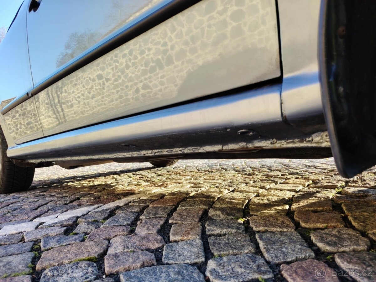 prodám Škodu Fabii kombi 1.4 16V 55kw ,r.v.2004 - 18